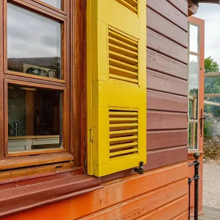 Ferienhaus Maison Atypique Avec Vue Sur La Montagne A Montjoie-en-Couserans